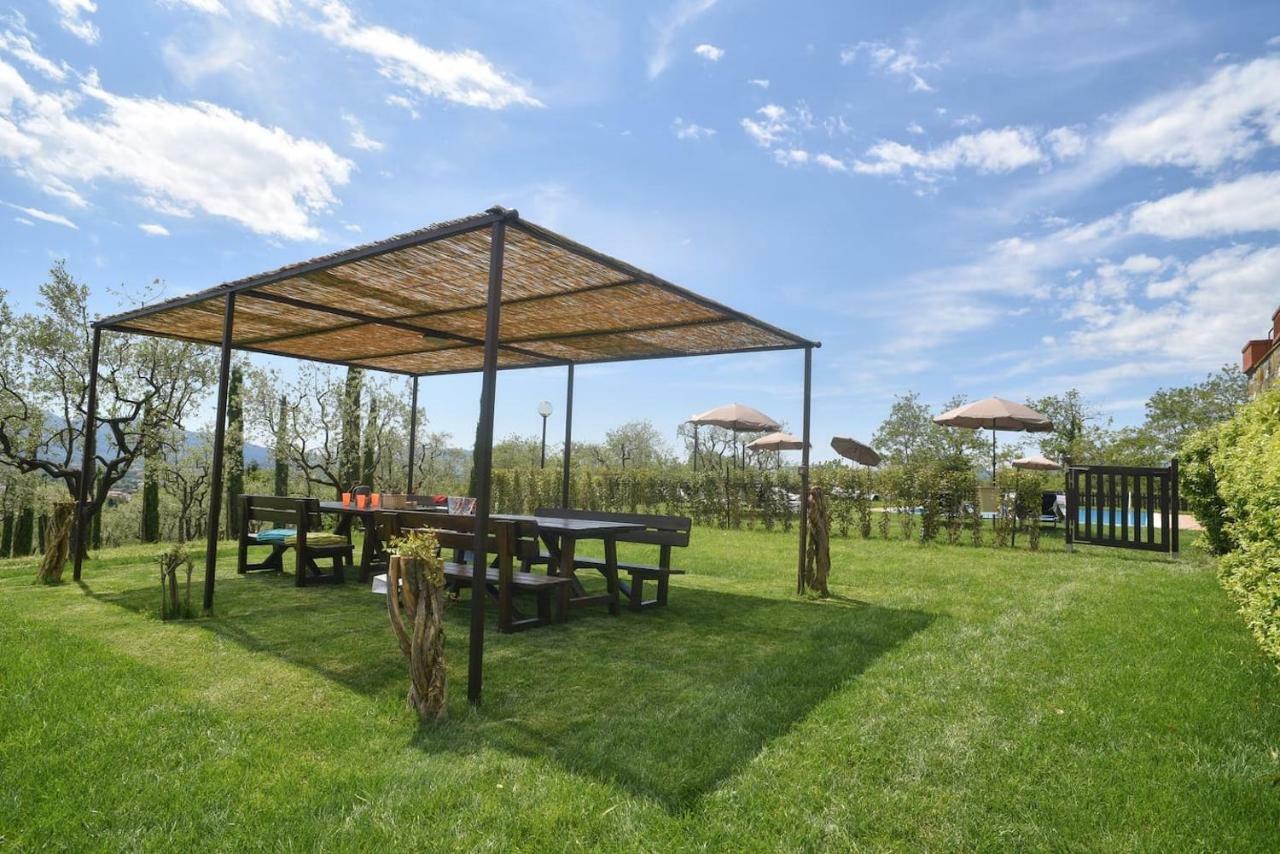 Ampio Appartamento Completamente Rinnovato Con Vista E Piscina Lucca Dış mekan fotoğraf