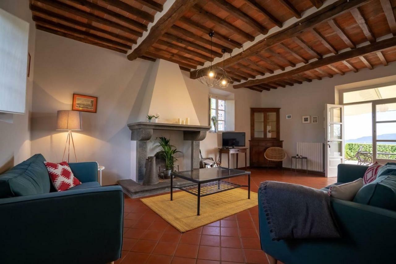 Ampio Appartamento Completamente Rinnovato Con Vista E Piscina Lucca Dış mekan fotoğraf